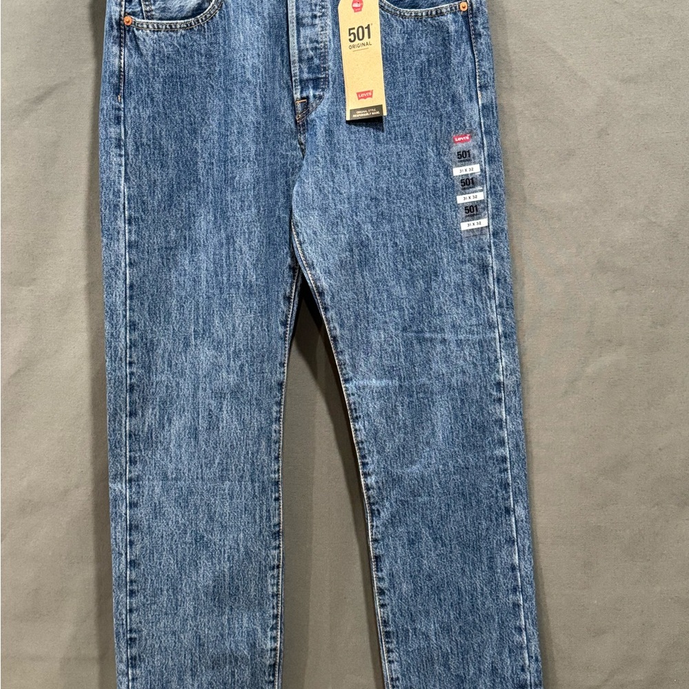 Levi’s 501 Men's Classic Blue Straight Jeans size 32 new with tags